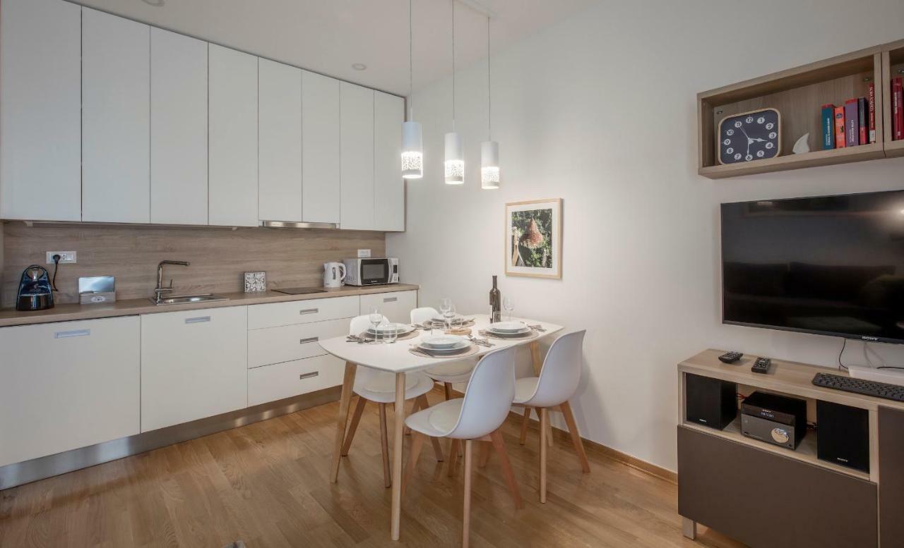 Apartments N10 ซาเกร็บ ภายนอก รูปภาพ